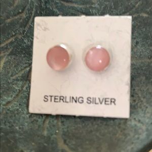 Sterling silver pink shell stud